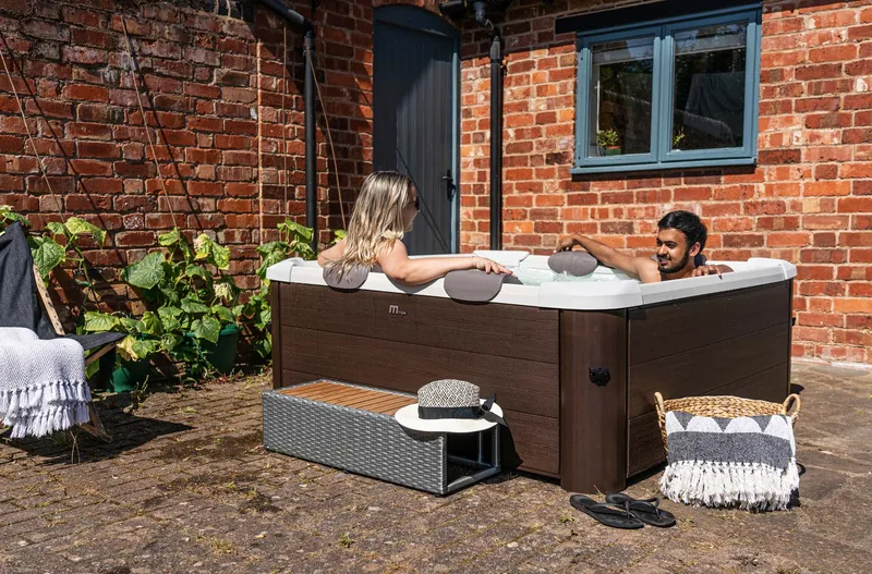 MSpa Whirlpool Tribeca, aufblasbarer Whirlpool für sechs Personen.
